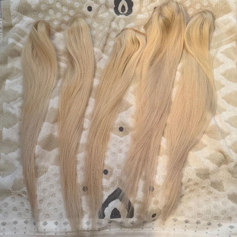 20 inch Bellami clip in silk seam hair extensions ash blonde